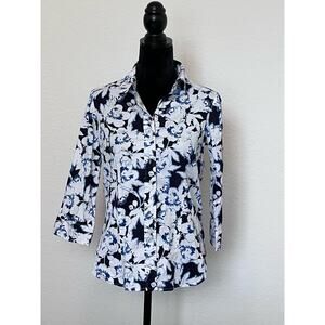 New York & Co blue and white blouse 3/4 sleeves size M
